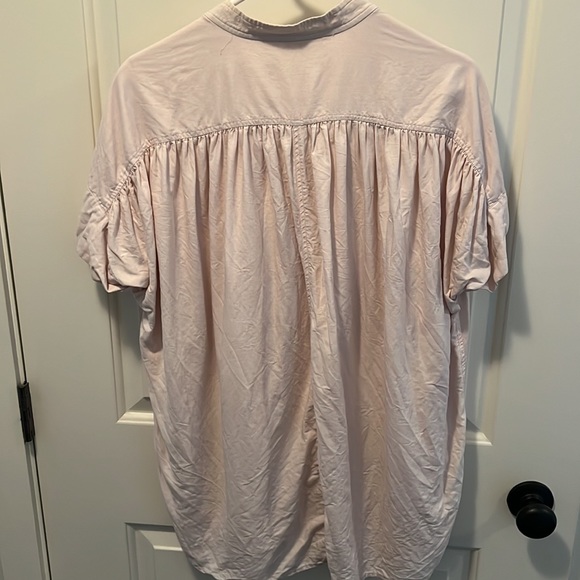 💢SOLD💢 Wilfred Ruched button up top - Picture 4 of 4